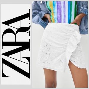 NWT Zara Embroidered Skirt with ruffle detail - L